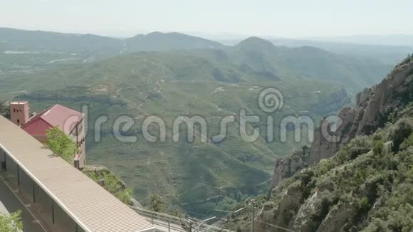 从山顶俯瞰蒙丹山谷视频的预览图