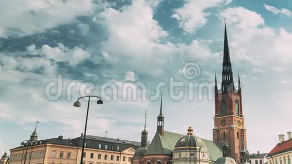 瑞典斯德哥尔摩以里达霍尔姆教堂为塔的老城景色最古老的教堂在甘姆拉斯坦老城视频的预览图
