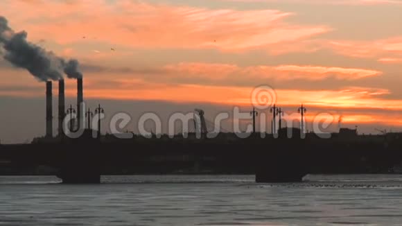圣彼德堡上空日落视频的预览图