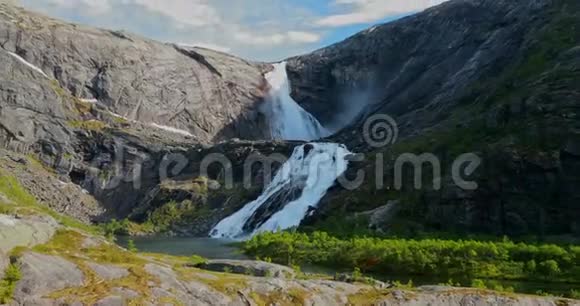 KinsarvikHordaland挪威Hardangervidda山高原瀑布Sotefossen著名的挪威地标视频的预览图