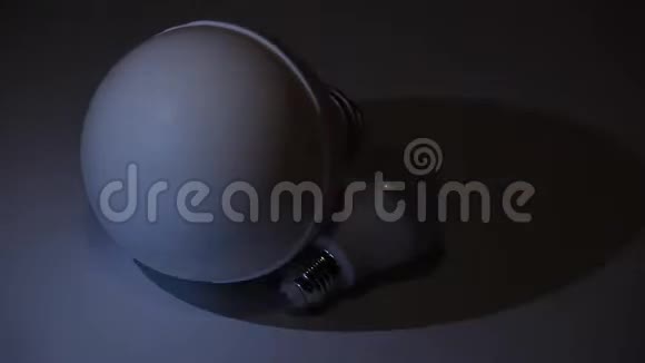 电灯泡白色金属底色视频的预览图