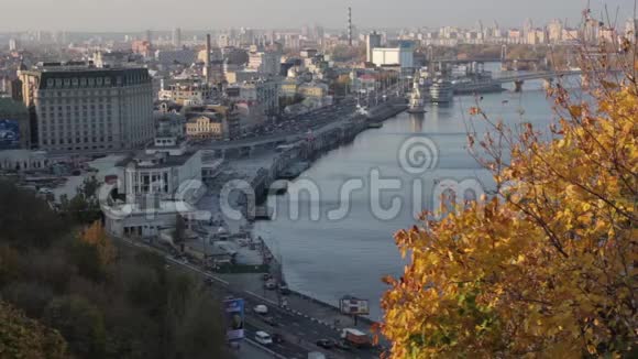 尼普罗河基辅乌克兰秋天视频的预览图