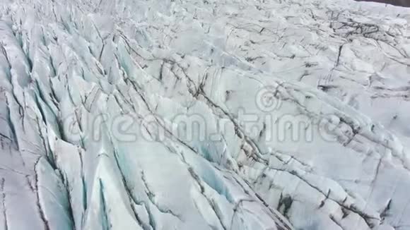 冰岛冰川灰烬裂缝和克里夫斯冰岛鸟瞰图视频的预览图