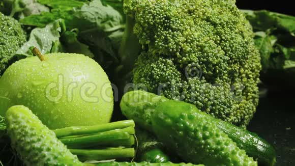 膳食绿色蔬菜套装视频视频的预览图