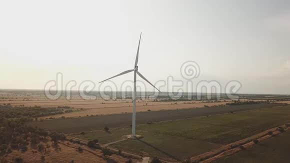 风力涡轮机占主导地位视频的预览图