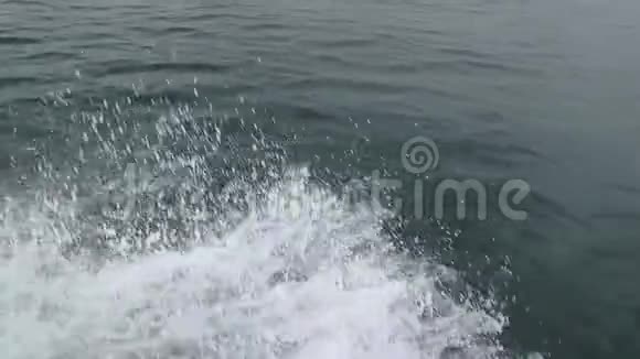 溅浪摩托艇唤醒慢动作视频的预览图