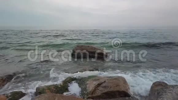 春天敖德萨的阿卡迪亚海滩潘视频的预览图
