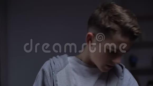 青少年犯罪悔罪青少年司法视频的预览图