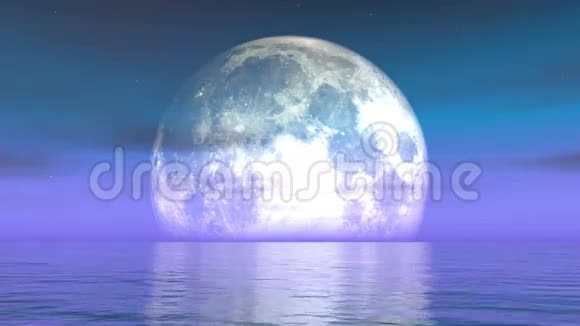 满月在水上倒影在海上科幻场景紫色的云和烟雾飞翔视频的预览图