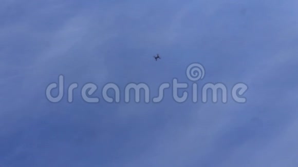 四架直升机从天而降视频的预览图