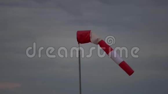 移动风套风箱显示风向和风速视频的预览图