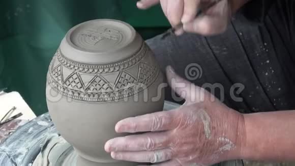 陶瓷花瓶的制作工艺手工制作的产品视频的预览图