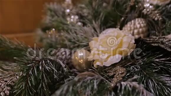 圣诞树装饰玩具视频的预览图