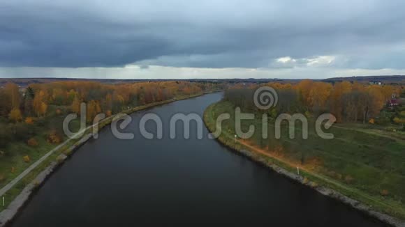 莫斯科运河通道的鸟瞰图视频的预览图