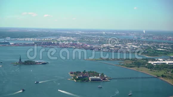 美国纽约自由女神像的鸟瞰图自由女神哈德逊湾斯塔顿岛和新泽西观点视频的预览图