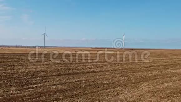 风力发电机可再生能源可持续发展从最高空中无人机环境友好的概念视图视频的预览图