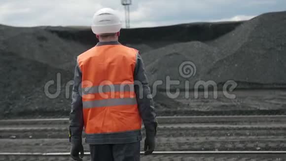 采煤工人人走视频的预览图
