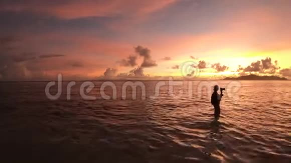 塞舌尔的日落摄影师视频的预览图