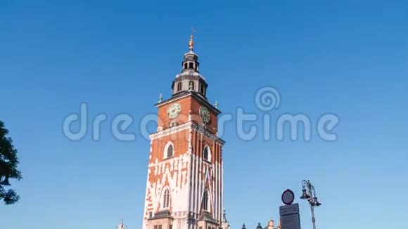超脱延时暑天在波兰克拉科夫的市政厅塔楼与时钟克拉科夫拉塔斯佐瓦2019WieAa自负视频的预览图