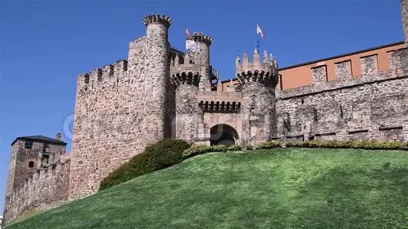 庞弗拉达的圣殿骑士城堡视频的预览图