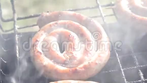 烟熏火烤香肠视频的预览图
