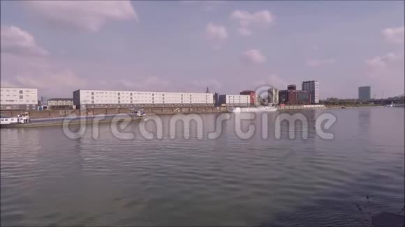 莱茵船经过曼海姆视频的预览图