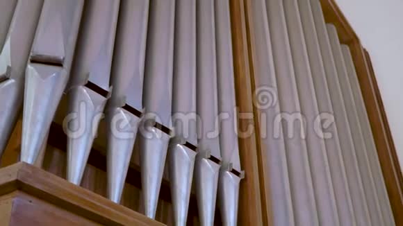 天主教会的管风琴视频的预览图