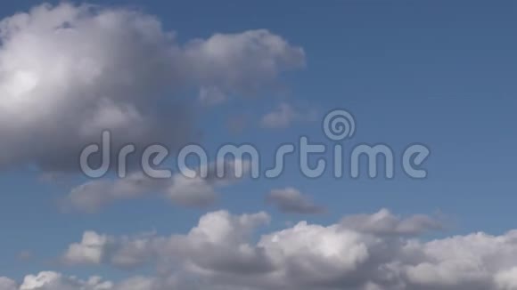 蓬松云背景纹理时间4k内的空白视频的预览图
