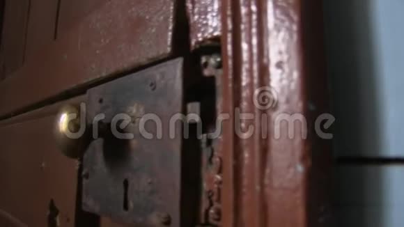 旧生锈的门把手视频的预览图