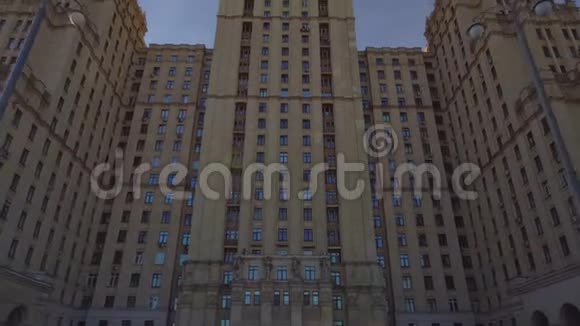 斯大林摩天大楼莫斯科上面有星星塔楼的对称布置视频的预览图