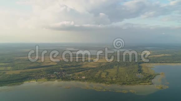 乌克兰沙茨克湖飞越斯莱萨兹湖视频的预览图