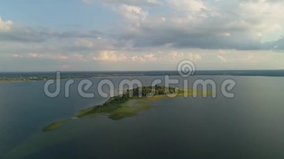 位于乌克兰的斯兰萨斯湖沙茨基国家自然公园视频的预览图