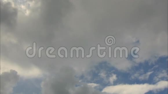 天空中的自然景色云动多云视频的预览图