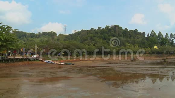 马来西亚BukitMerah湖的斜径视频的预览图