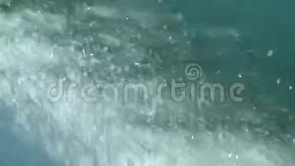 船水飞溅马来西亚特门戈湖视频的预览图