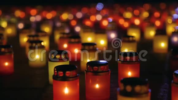 燃烧蜡烛损失和哀悼的象征视频的预览图