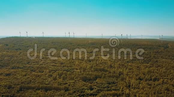 秋林风力涡轮机视频的预览图