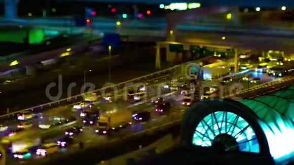东京阿里亚克市一条街道的夜间时间视频的预览图