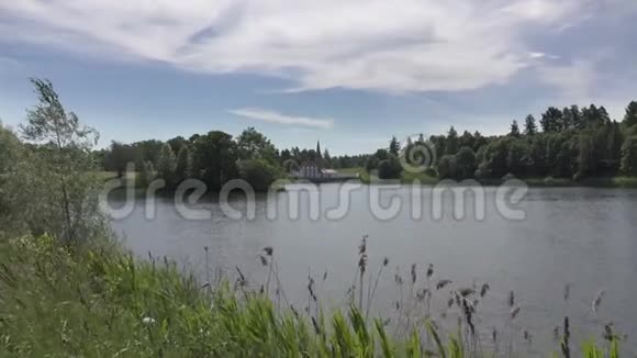 黑湖东南岸加奇纳的普里耶和华宫或城堡景观视频的预览图