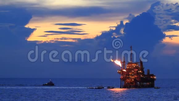 印尼海上石油钻探视频的预览图