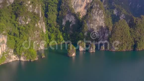 鸡兰湖的岩石视频的预览图