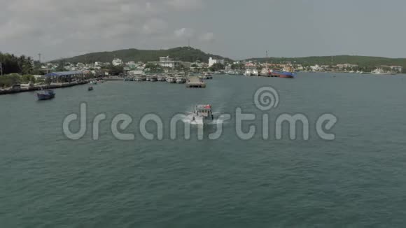 渔船从越南港口海港出来视频的预览图