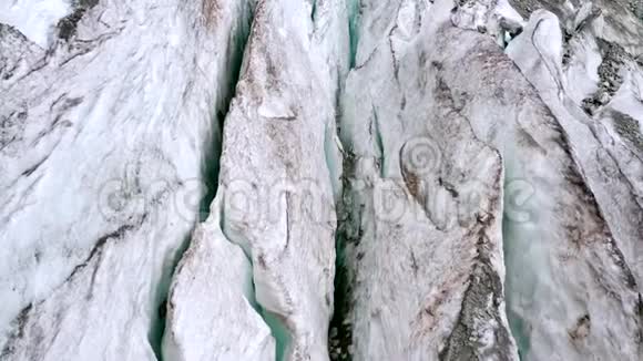 斯瓦尼的火山冰川空中射击令人惊叹的景色视频的预览图