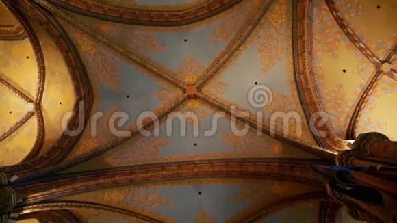 教堂天花板哥特式建筑风格视频的预览图