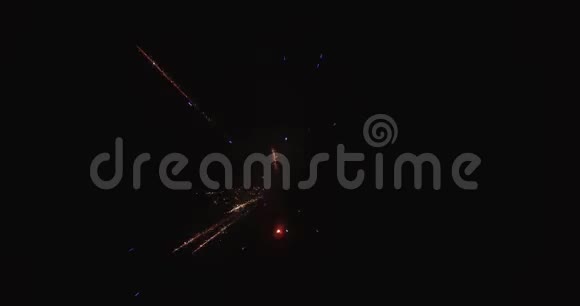 晚安烟火射击是从空中完成的夜空中非常美丽的闪光视频的预览图
