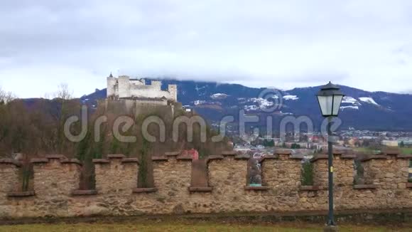 奥地利里氏墙后面的萨尔茨堡城堡视频的预览图