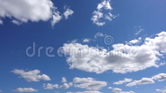 蓝天云景延时4k轻松自由的氛围视频的预览图