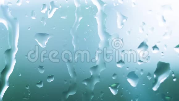 窗户上的雨滴视频的预览图