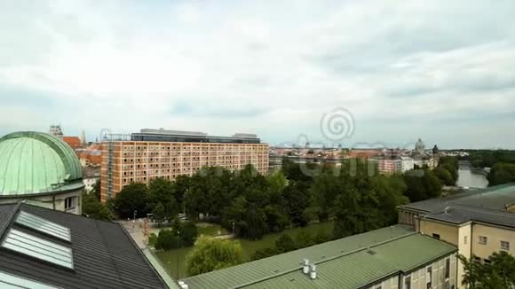 从Deutsches博物馆屋顶俯瞰城市慕尼黑视频的预览图