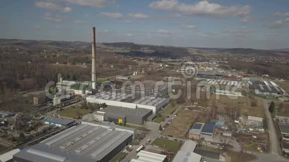 波兰戈利斯2019年3月9日喀尔巴阡山的工业区炼油厂和辅助建筑物的俯视图录像镜头视频的预览图